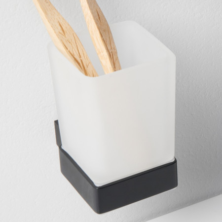 MONOACC-001 Scudo Mono Tumbler Holder in Matt Black Lifestyle