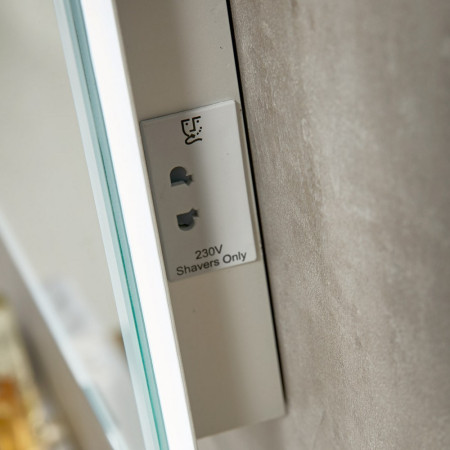 MIRROR002 Scudo Mosca LED 600 x 800mm Mirror with Demister Pad and Shaver Socket (4)