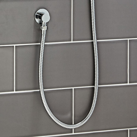 OUT002 Scudo Rounded Outlet Elbow in Chrome Lifestyle