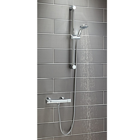 RISERKIT002 Scudo Rounded Riser Rail Kit with Multi Function Handset in Chrome Lifestyle