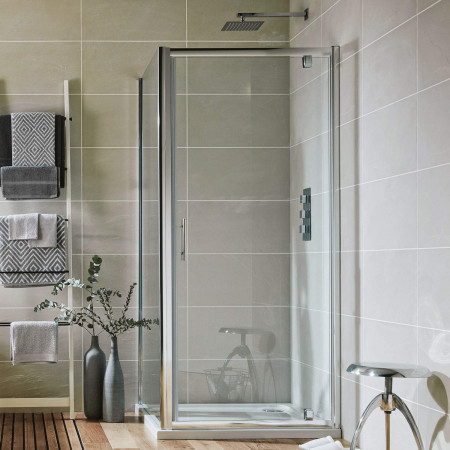 Scudo S6 700mm Pivot Shower Door in Chrome