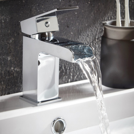 TAP001 Scudo Victoria Mono Basin Mixer with Push Waste in Chrome Lifestyle