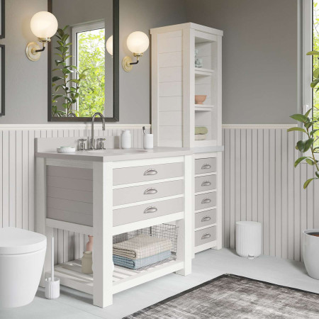 BX564 Smedbo Beslagsboden Wave Line 4L Soft Close Pedal Bin in White Bathroom Setting