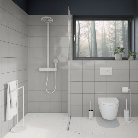 BX1230 Smedbo Beslagsboden White Freestanding Toilet Roll Holder Lifestyle