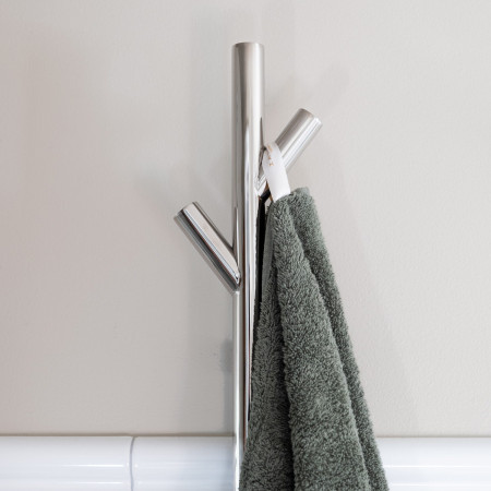 FK710 Smedbo Dry Polished Tree 1720mm Electric Towel Warmer Close Up