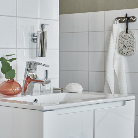 HK359 Smedbo Home Quadruple Towel Hook Bathroom Setting