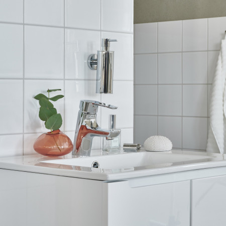 HK370 Smedbo Home Soap Dispenser Bathroom Setting