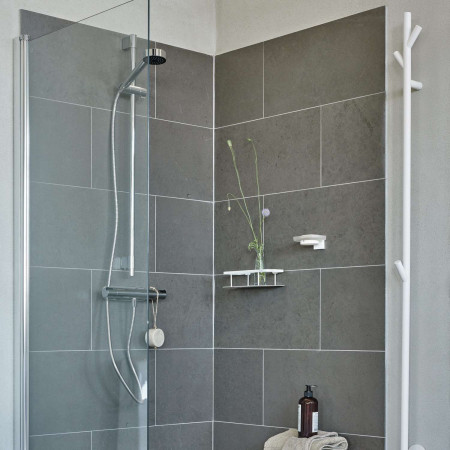 RX342 Smedbo House Holder in White with Soap Dish Shower Setting
