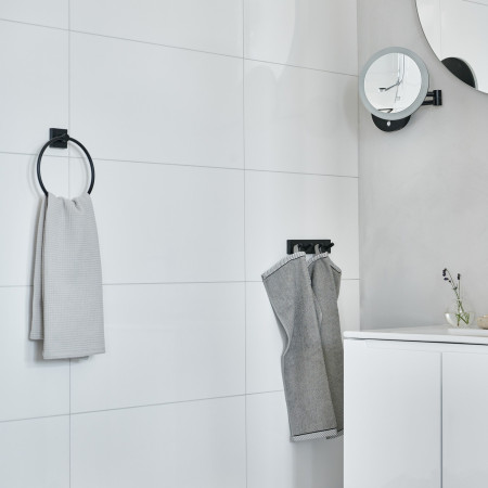 RB359 Smedbo House Quadruple Towel Hook in Black Lifestyle