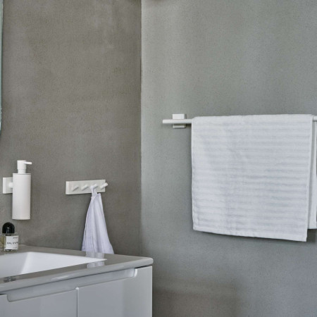 RX359 Smedbo House Quadruple Towel Hook in White Lifestyle