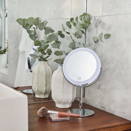 FK447 Smedbo Outline Chrome Freestanding LED Makeup Mirror Lifestyle