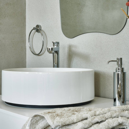 FK254 Smedbo Outline Lotion Dispenser Bathroom Setting