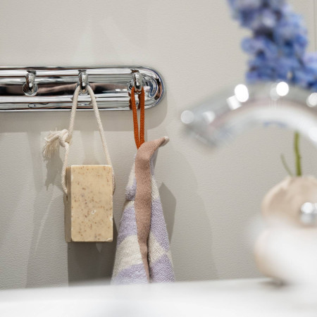 K259 Smedbo Villa Quadruple Towel Hook Lifestyle