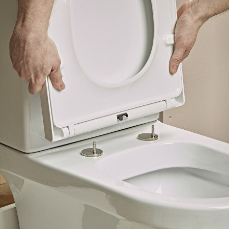 PCF650S/TS650S Tavistock Aerial Comfort Height Fully Enclosed Coupled WC and Cistern Removable Toilet Seat