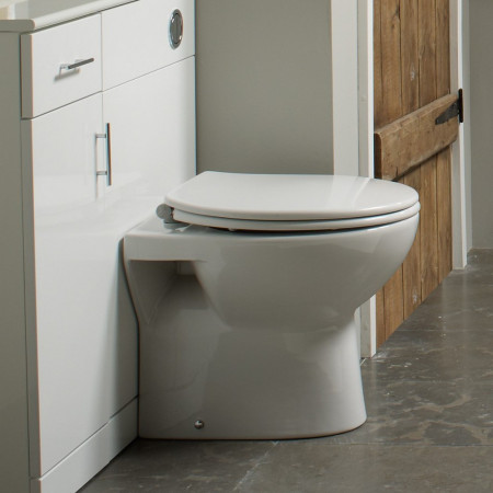 O803SCSF Tavistock Alpine Soft Close White Toilet Seat With Quick Release Hinges Lifestyle