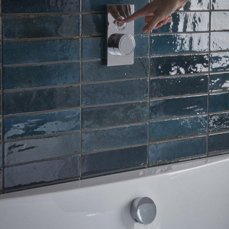 SAX2341 Tavistock Axiom Push Button Smartflow Bath Filler (3)