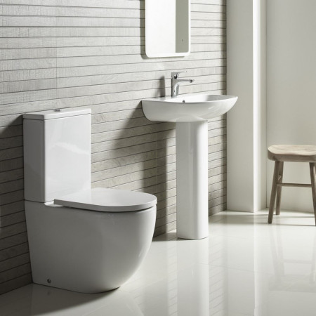 P250S Tavistock Orbit Close Coupled WC with Cistern Bathroom Setting