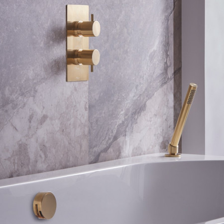 SQT1619 Tavistock Quantum Brushed Brass Dual Function Bath Filler and Handset Lifestyle