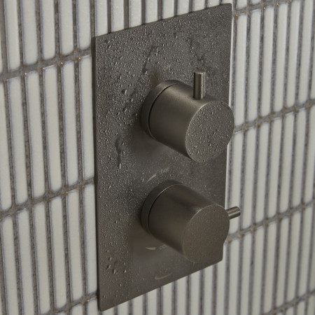 SQT1624 Tavistock Quantum Thermostatic Dual Function Gunmetal Concealed Shower Valve Details