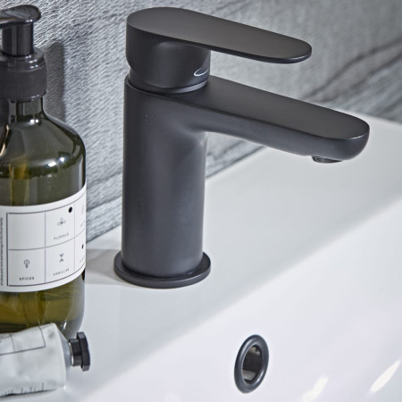 TZE1103 Tavistock Zero Black Basin Mixer with Click Waste (2)