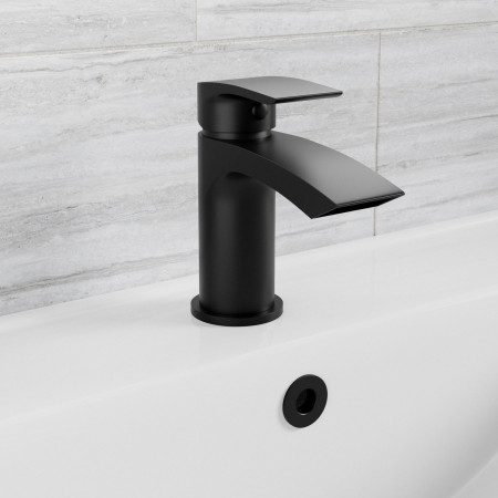 VANEB02K Vantara Nebula Mono Basin Mixer with Waste in Black Lifestyle