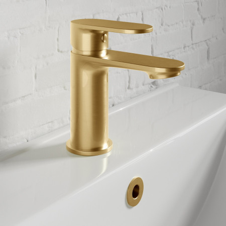 VARAY1BR Vantara Ray Mini Mono Basin Mixer with Waste in Brushed Brass Lifestyle